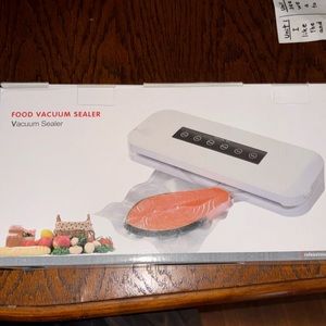 Food vacuum sealer